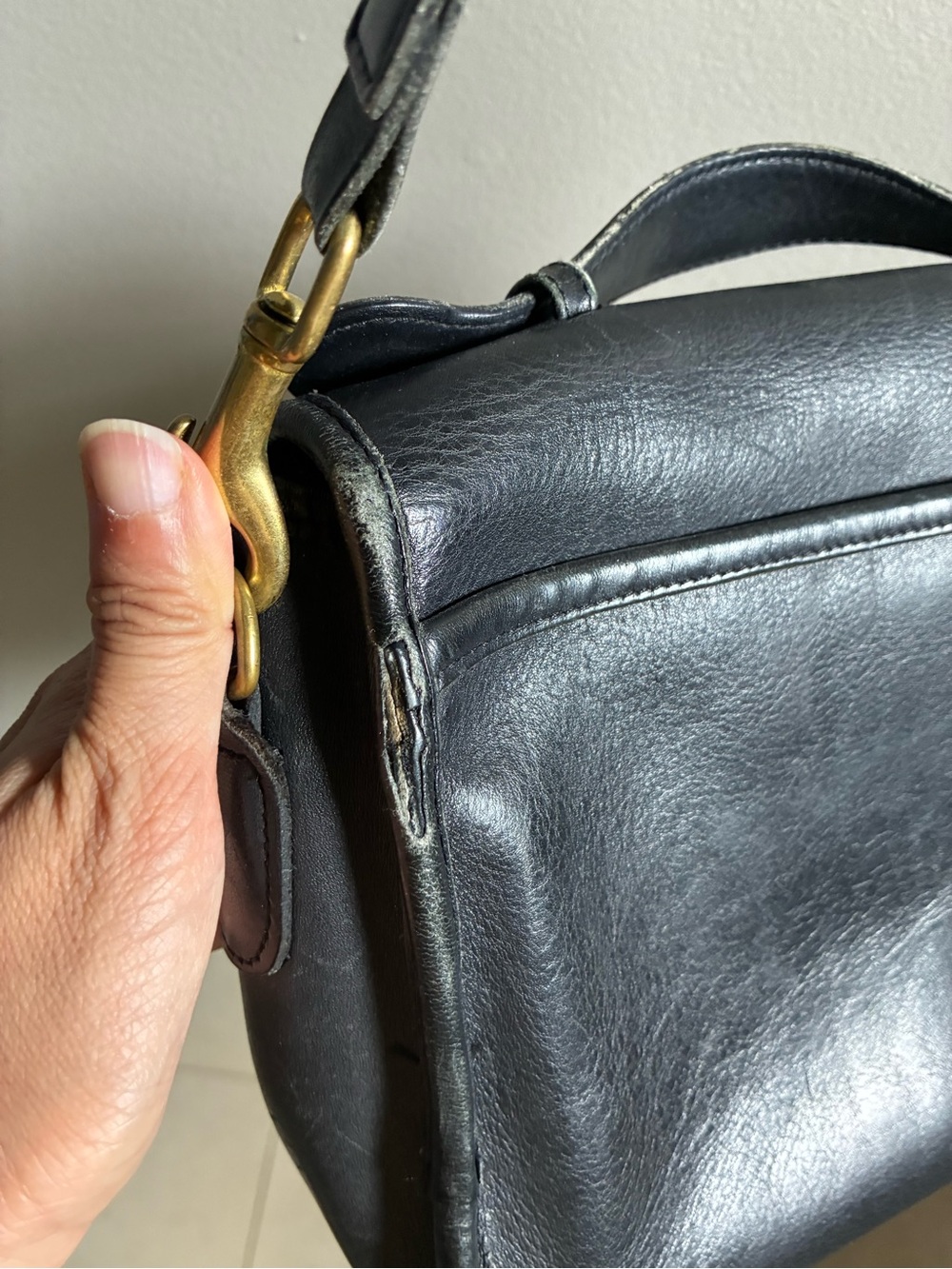 Vintage Coach Court Crossbody Black Leather Bag - Picture 9 of 9